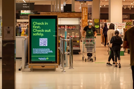 digital signage in shop